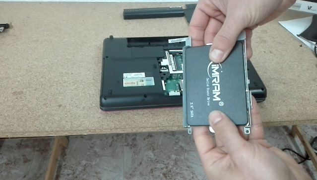 Cambiar disco duro por SSD en portátil