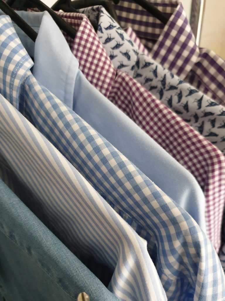 Lidl tiene la solución para lucir tu ropa impecable: la plancha de vapor vertical Philips Serie 1000